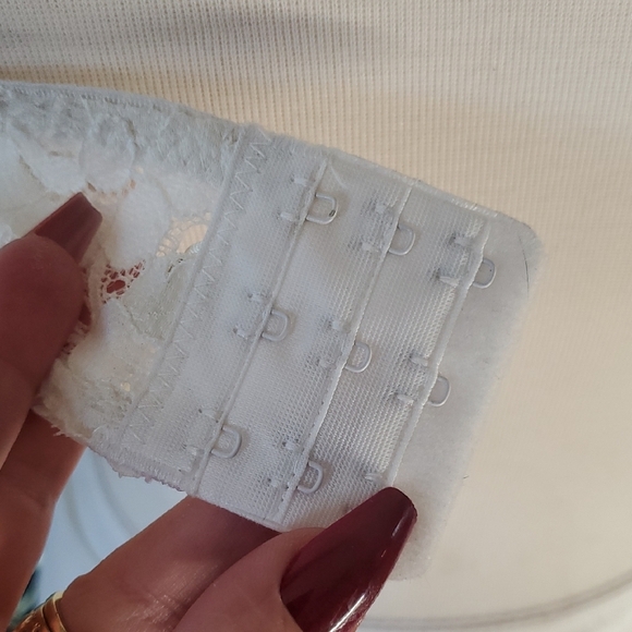 Lace Bralette with Button Detail - Picture 3 of 7